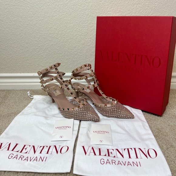 💕Valentine’s day Gift💕 VALENTINO GARAVANI
Rockstud 65 embellished leather pumps - Picture 4 of 10